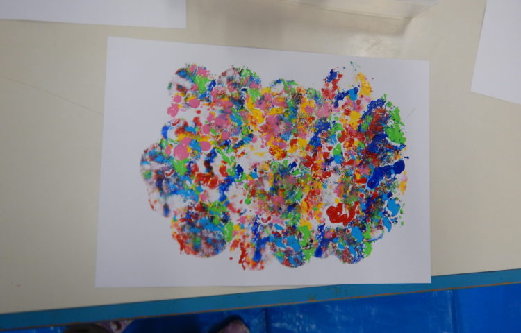 未就園児教室：絵の具遊びをしたよ！