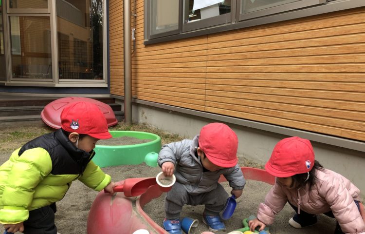 ０歳児のいちご組さんも元気いっぱい