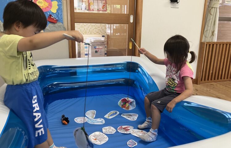 【仲良く魚釣り♫】