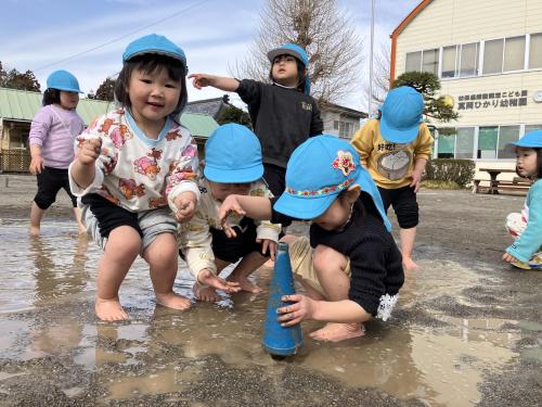 【水たまりと仲良し】